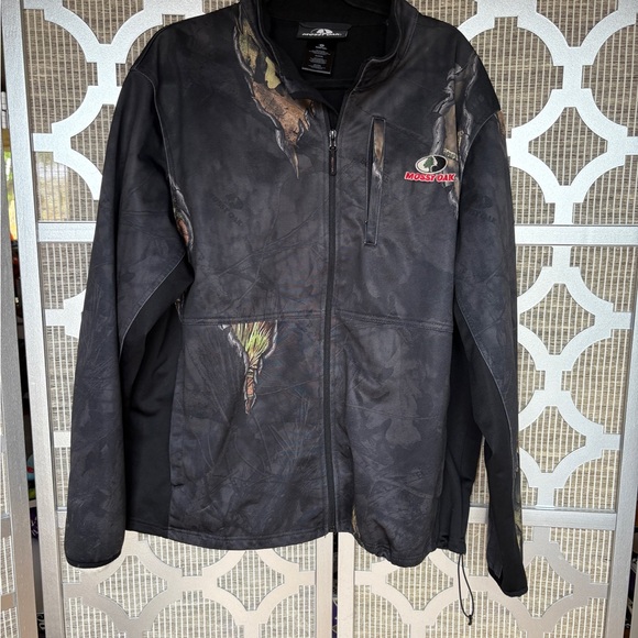 Mossy Oak Other - Mossy Oak Black and Green Camo Performance Jacket